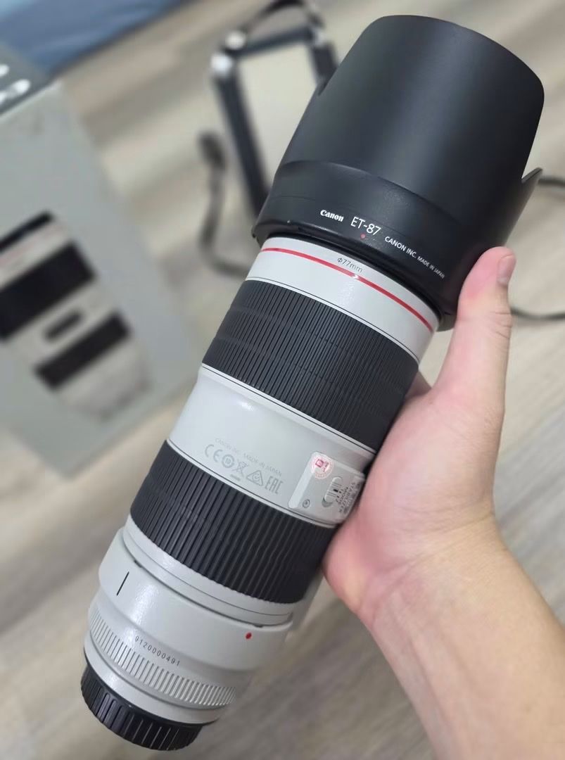 Canon 70-200 iii 1450$, 85 1.8 290$, 135mm f2 475$