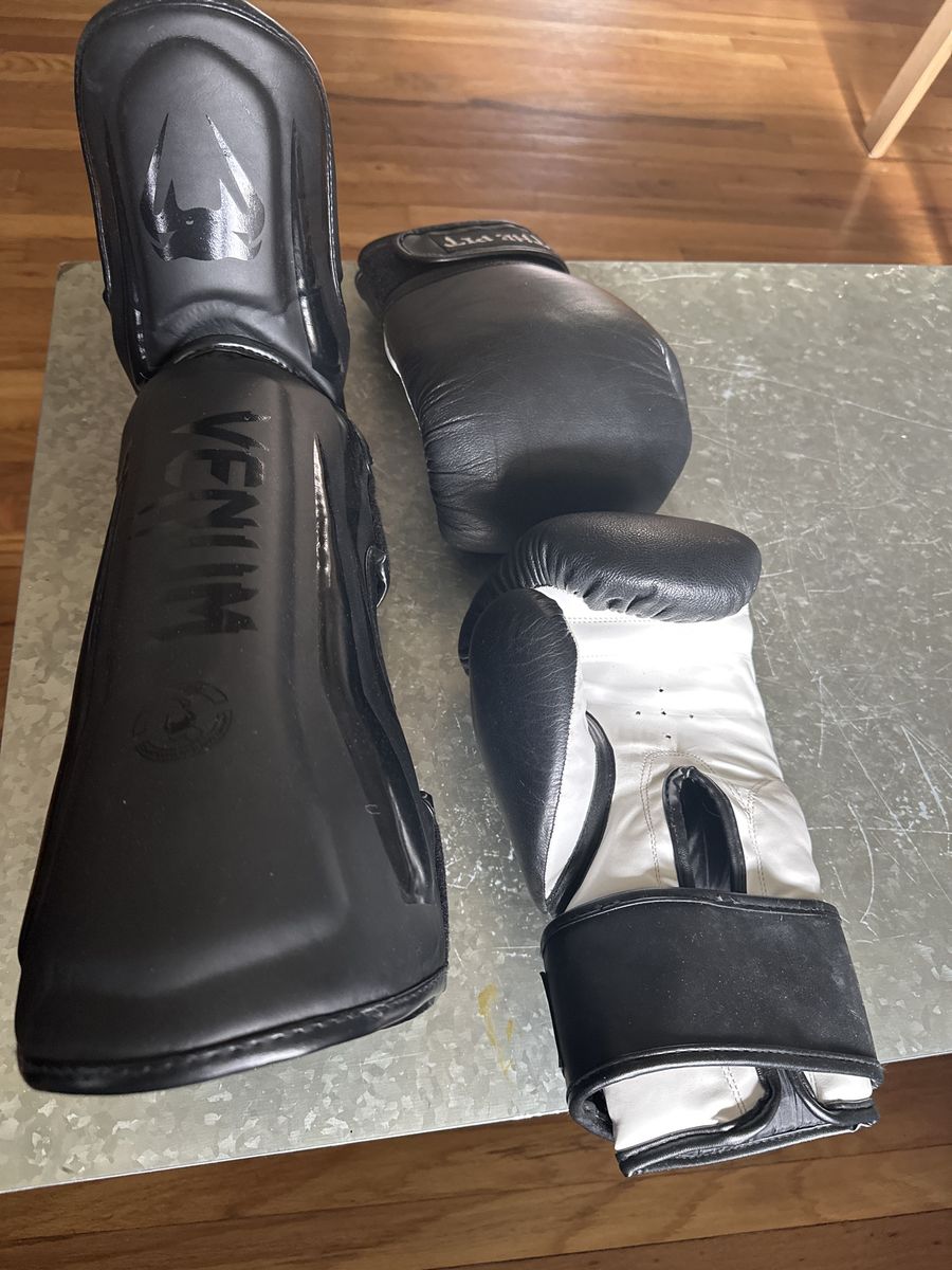 Boxing and sparring equipment