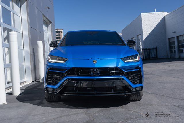 2022 Lamborghini Urus Base