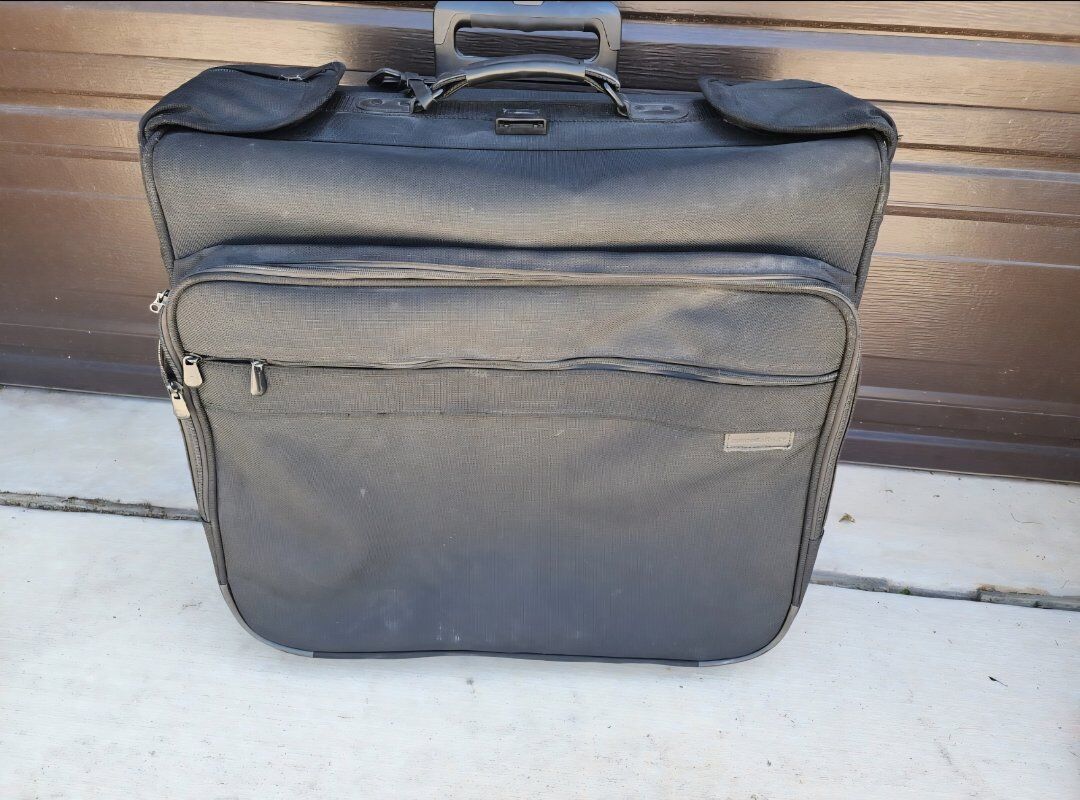 Briggs And Riley Baseline 24in Wheeled luggage