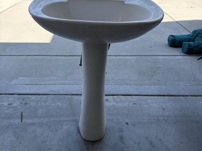 Pedestal Sink W/Faucet