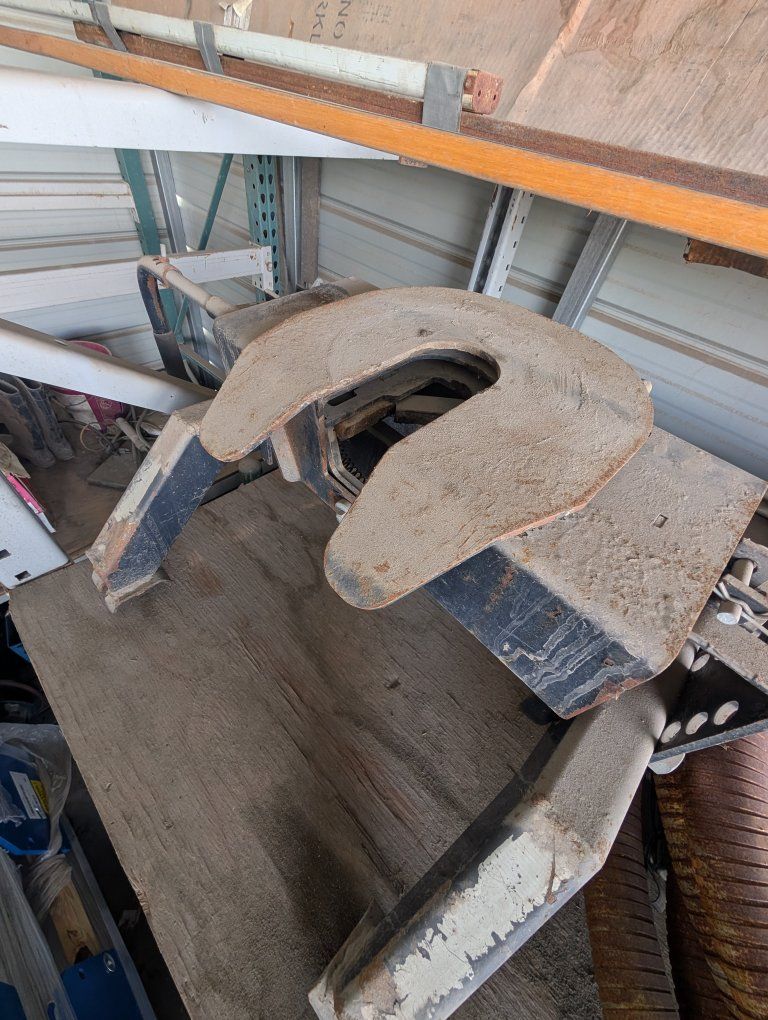 RBW Lil' Rocker 15k fifth-wheel hitch