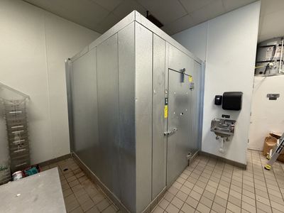 8x8 Walk-in Refridgerator For Restaurant Or Floral