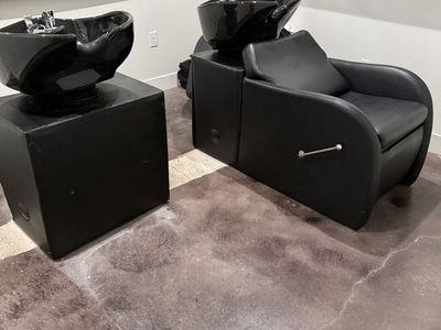 Salon shampoo bowl