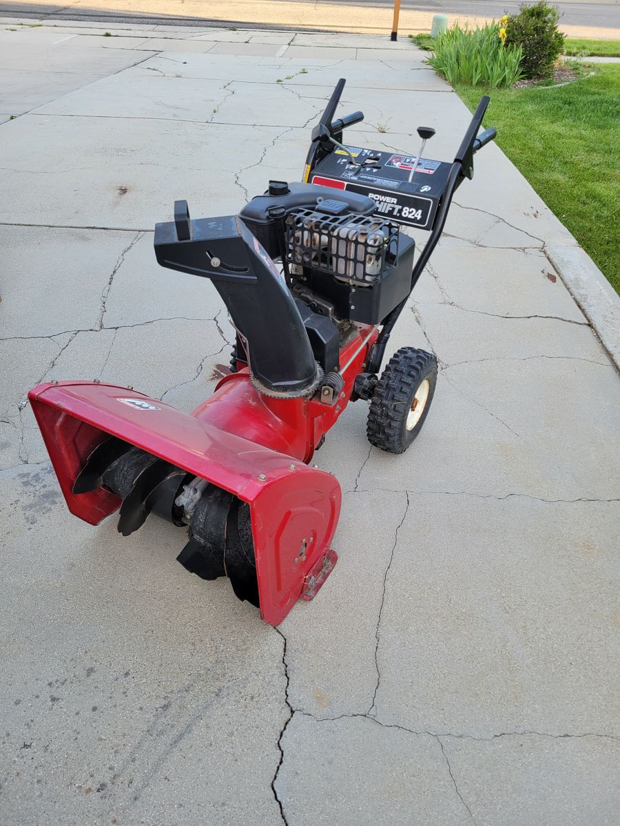 Toro Powershift 824 Snow Blower