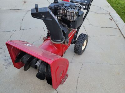 Toro Powershift 824 Snow Blower
