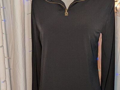 Anne Klein Long Sleeve 1/4 zip Pullover Top, Size