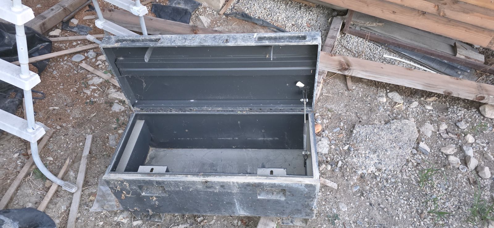 Lockable job box