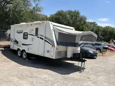 Selling A 2010 Hybrid Sleeps Up To 8