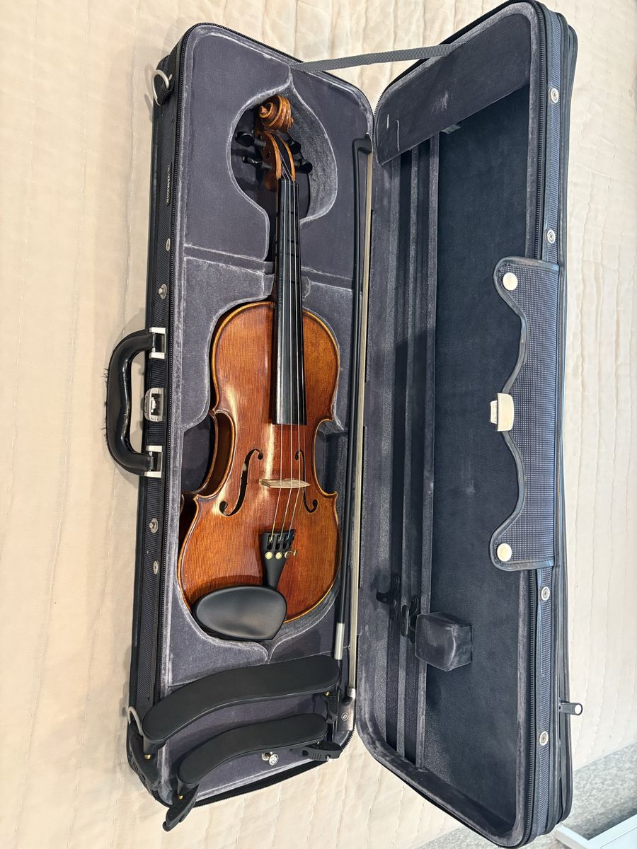 Mahler 3/4 Violin with Case and Bow and rests