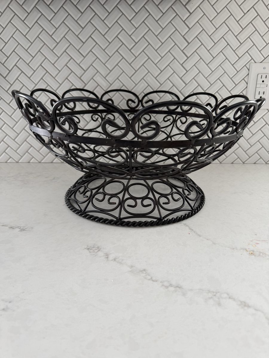 Black iron decorative bowl