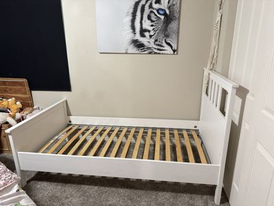 Twin bed