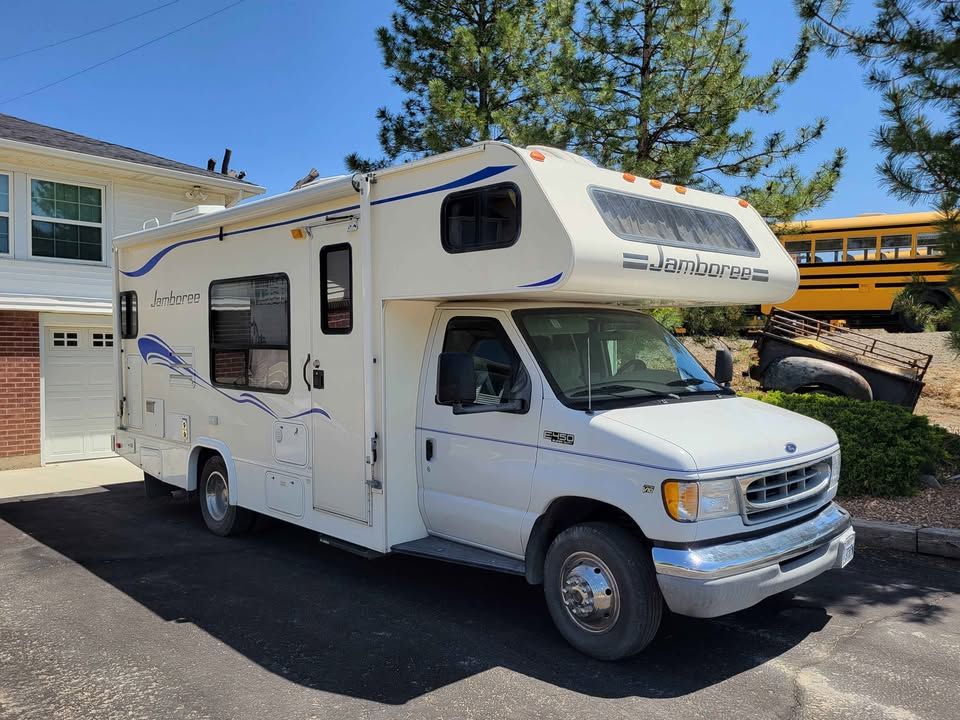2002 Jamboree 23E Nice Motorhome