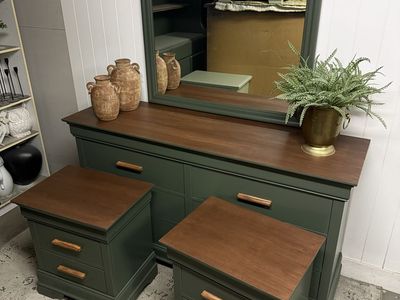 Dark green dresser set
