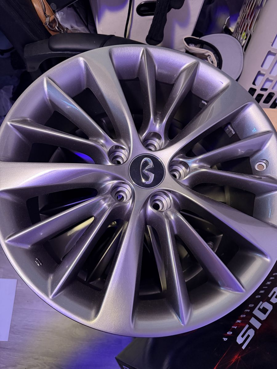 Infiniti OEM Wheels - Set of 4 - Perfect Condition