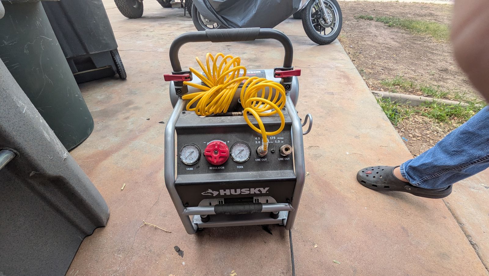 Husky 4.5 Gallon 175 PSI Portable Silent Air Compressor