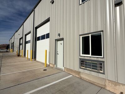 HURRICANE WAREHOUSES, 1,800 SF-6,400 SF, INCLUDES OFFICE, RESTROOM, 3-PHASE POWER, HIGH CEILINGS & 14' BAY DOOR, 5-MIN TO FWY!
