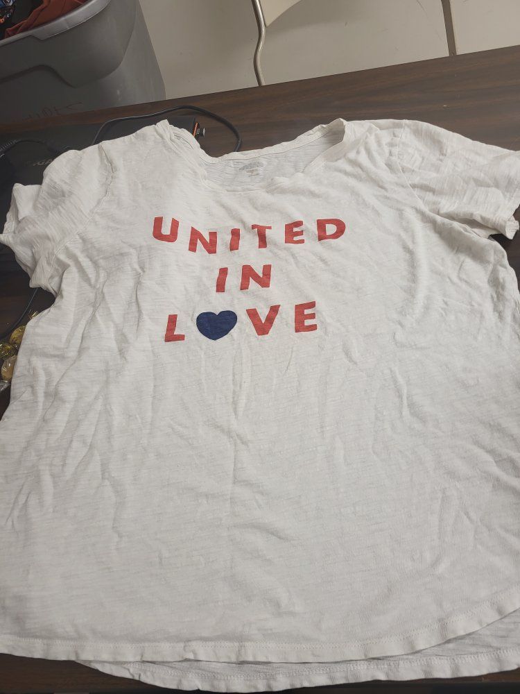 Old Navy White 'UNITED IN LOVE' Cotton Blend T-Shirt - Women's Size XLarge