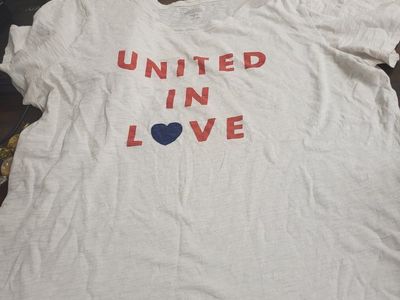 Old Navy White 'UNITED IN LOVE' Cotton Blend T-Shirt - Women's Size XLarge