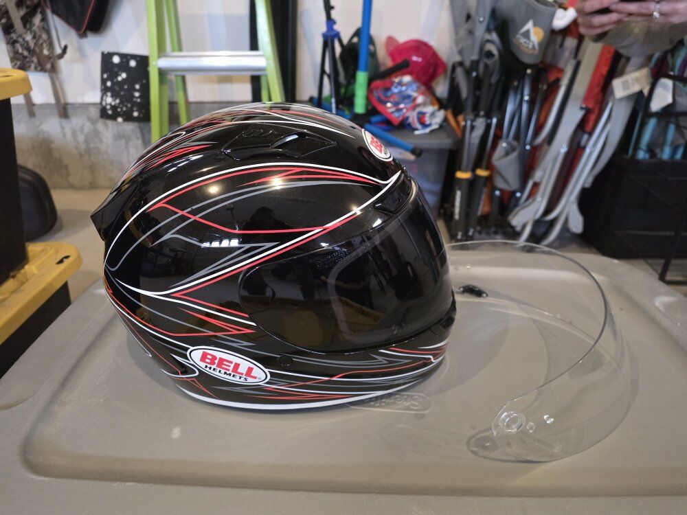 Bell Motorcycle helmet with an extra clear visor