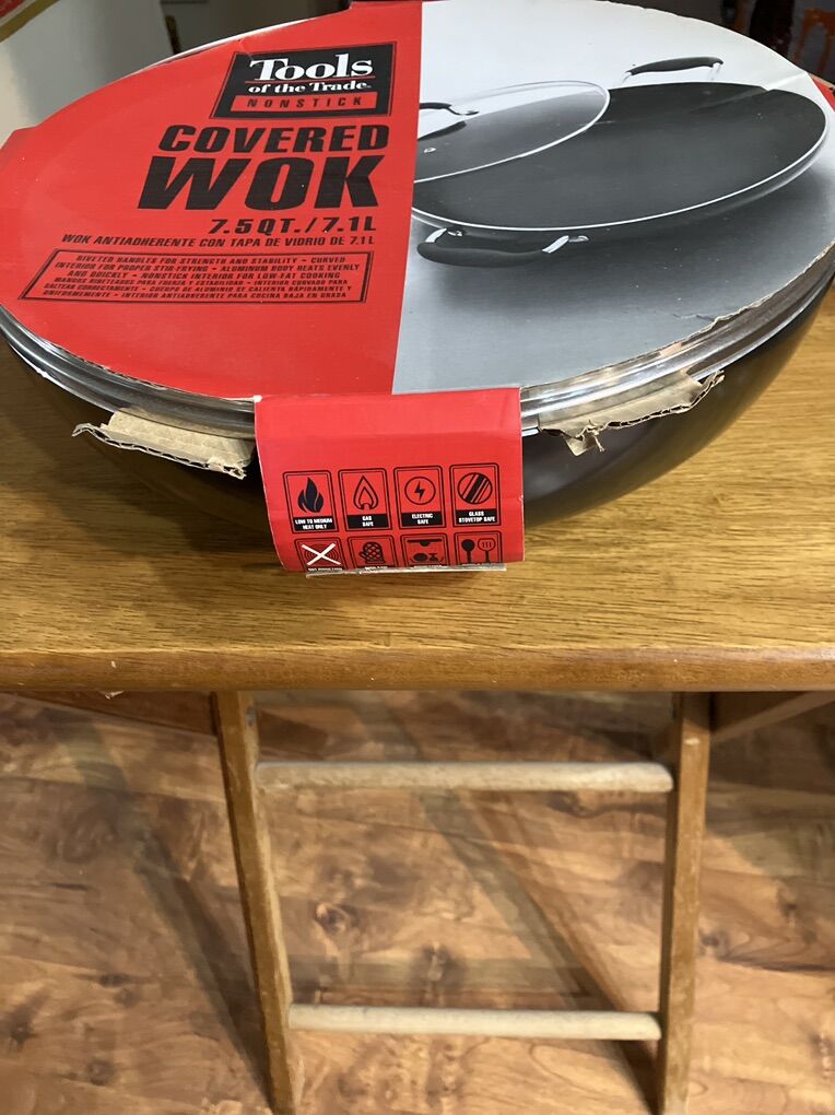 Tools Of The Trade 7.5 Qt Covered Wok