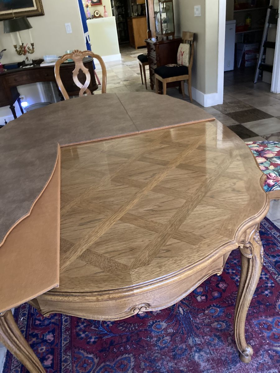 Thomasville Table, Chairs & China Cabinet