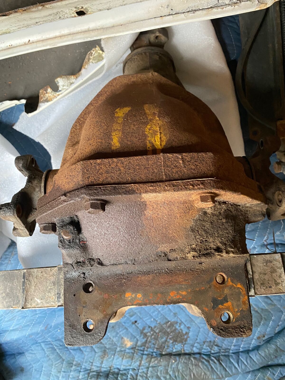 1965 Corvette Stringray Parts - Differential, Wheel hubs, trailing Arms, Shafts