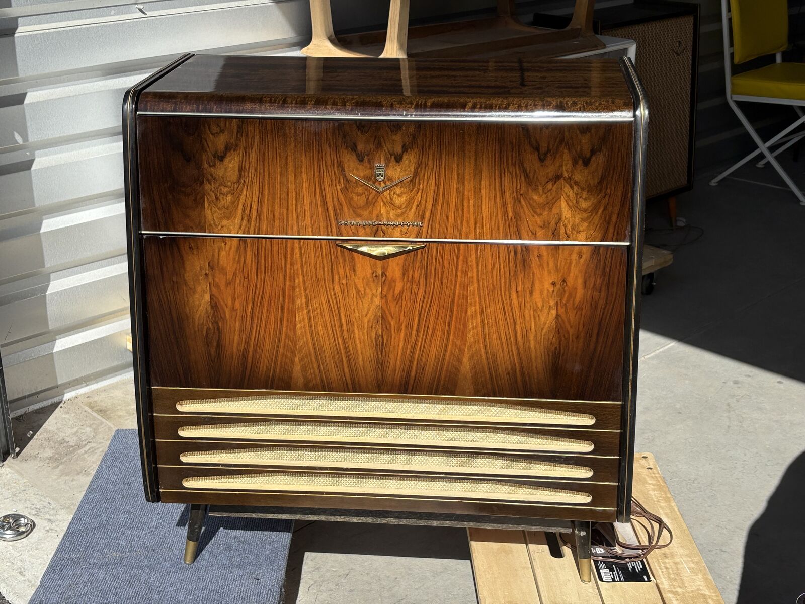 Stunning vintage Grundig Majestic stereo console. Stunning Mid Century Modern MCM radio record player non-working. TV stand