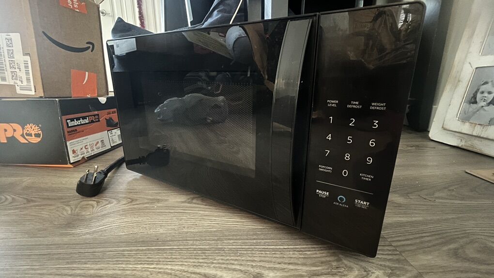 amazonbasics Microwave alexa