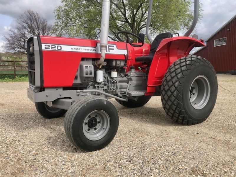 Massey Ferguson 220 Tractor - Only 1383 Hours - Diesel - 2 owner - Turf & Tractor/Wheels