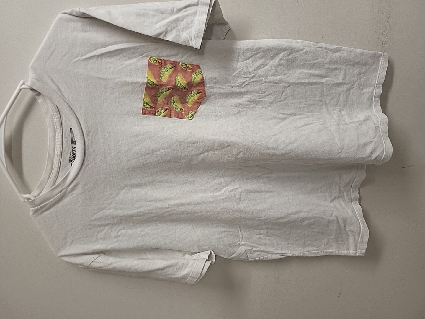 Men's size Large shirt Vans off the wall