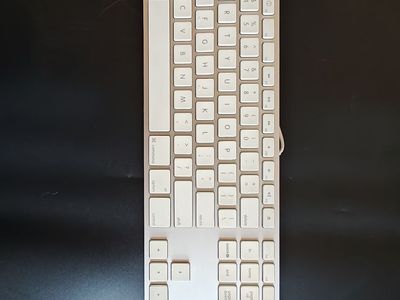 Apple Wired Aluminum Keyboard with Numeric Keypad (A1243) - Flawless