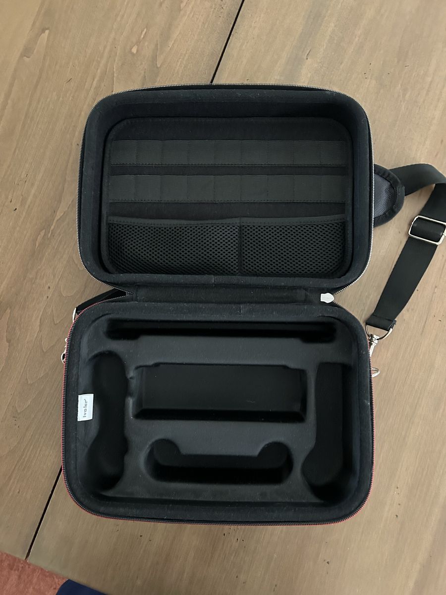 Main image 6