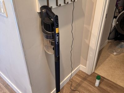 Shark IZ462H Vertex Ultra Lightweight Cordless Stick Vacuum with DuoClean PowerFins