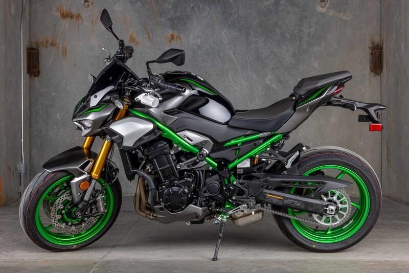 2025 Kawasaki Z900 SE ABS