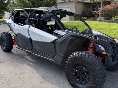 2020 Can Am Maverick X3 Max & Trailer.