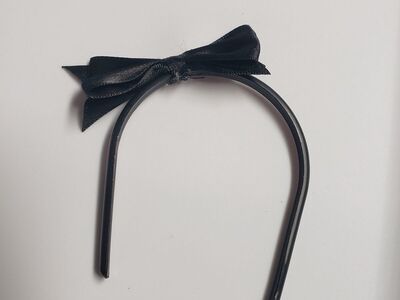 18 in Doll Headband with Bow Black