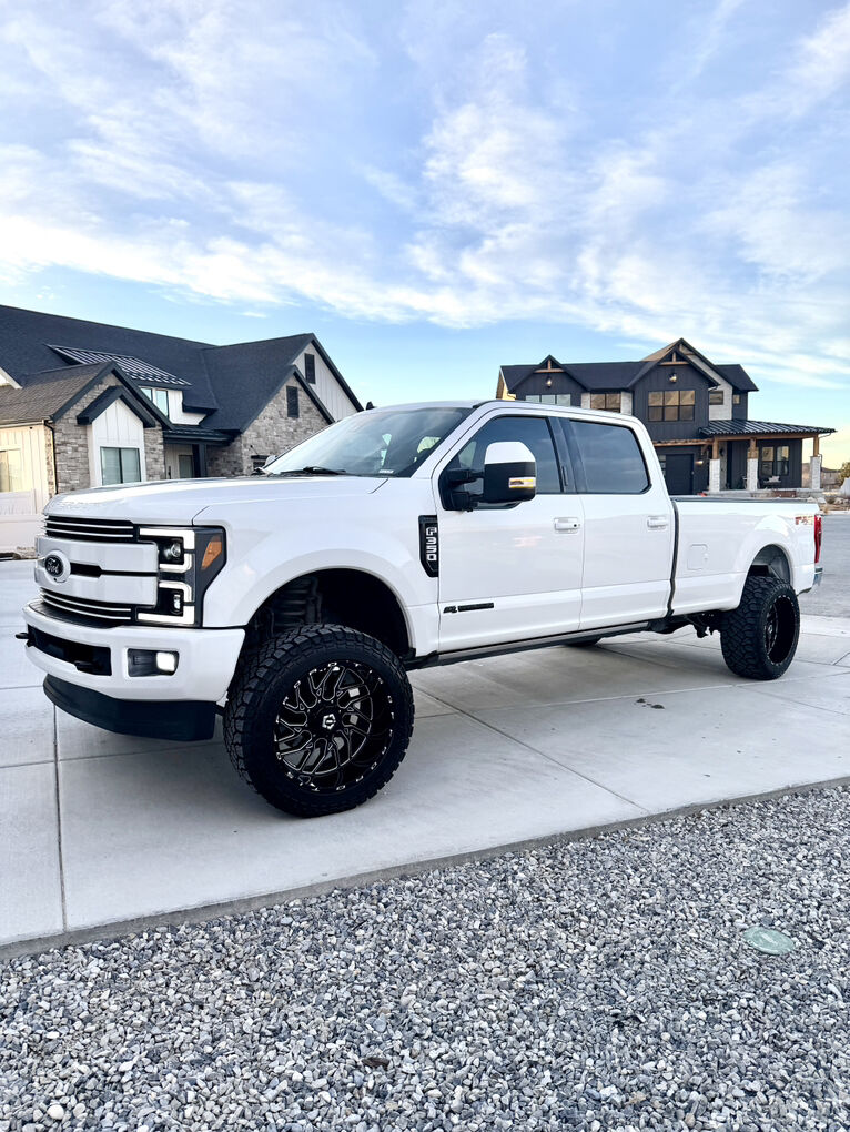 2019 Ford F-350 Super Duty Lariat