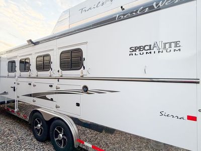 Extremely Clean 4H Living Quarters w/On-Board Generator