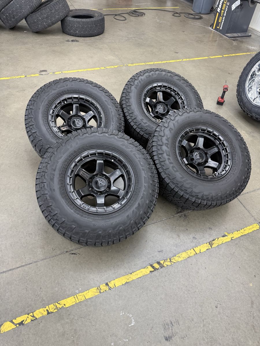 17x9 fuel “kickers”/ 285/75/17 falken tires 6x5.5