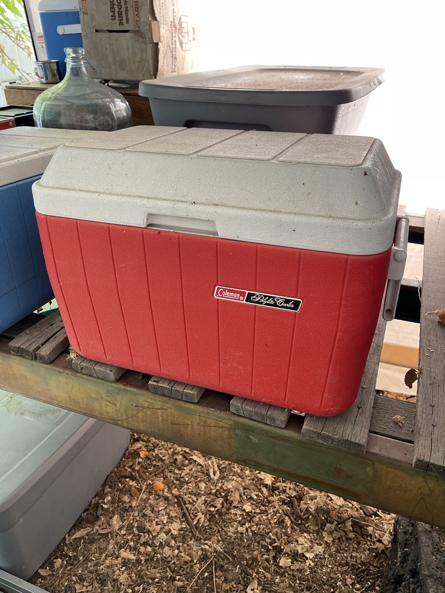 Coleman Polylite Cooler Red and White
