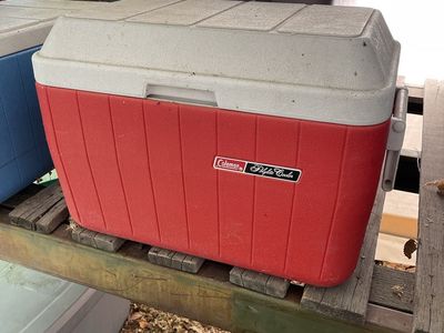 Coleman Polylite Cooler Red and White