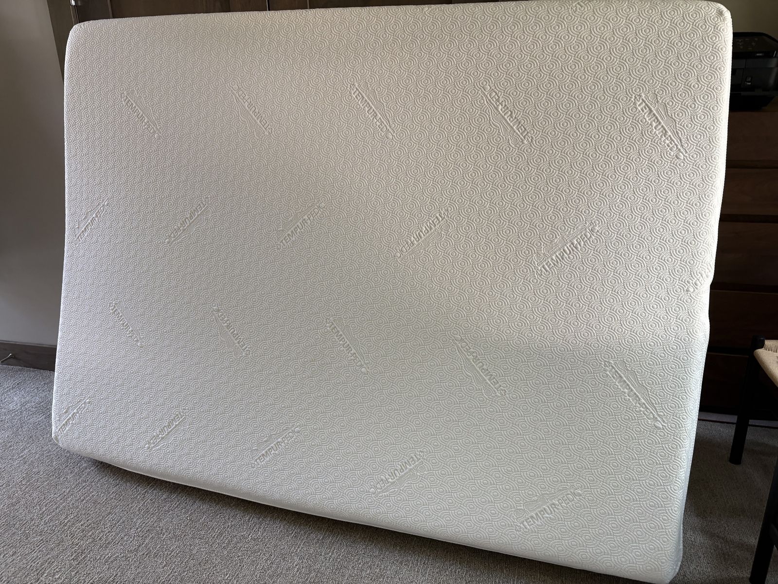 Tempur-Pedic Cloud Supreme Queen Mattress (with free TEMPUR-Flat 2" Support Foundation)