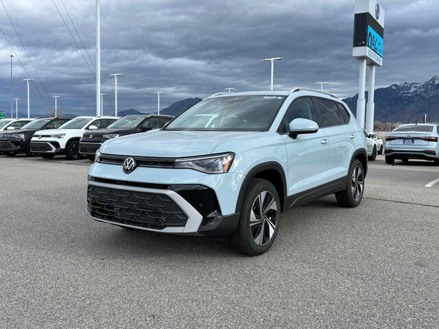 2026 Volkswagen Taos SE 4Motion