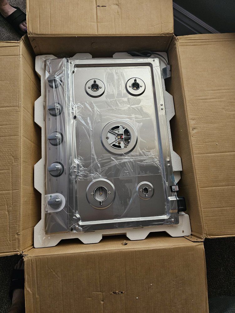 New Samsung 5 burner gas cooktop