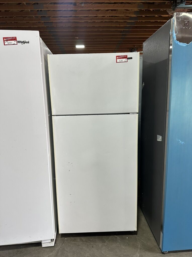 HUGE DEALS! GOOD HOTPOINT TOP AND BOTTOM FRIDGE