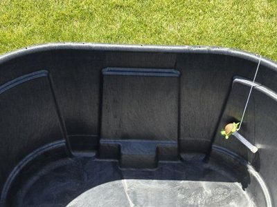 100 gallon Rubbermaid stock tank
