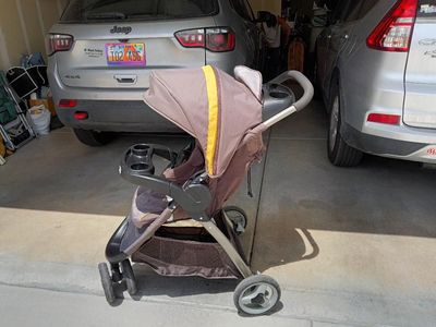 Graco Click Connect Stroller - Brown/Yellow, Excellent Condition