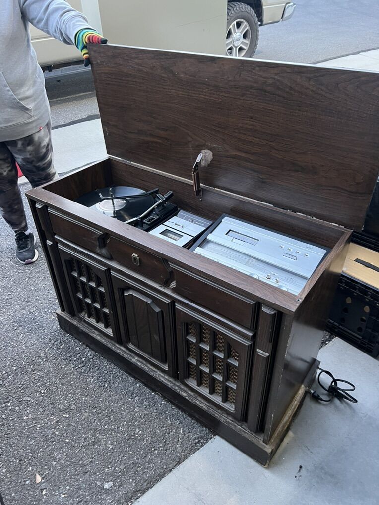 Montgomery Ward GMJ-2341 Stereo Console