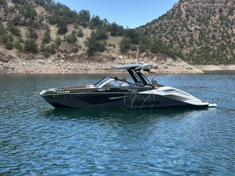 2023 Scarab 285 ID Wake Boat 600 HP